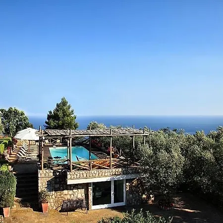 Sleeps 6 Pool Air Con Wifi *