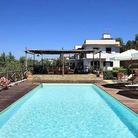 Sleeps 6 Pool Air Con Wifi Appartamento